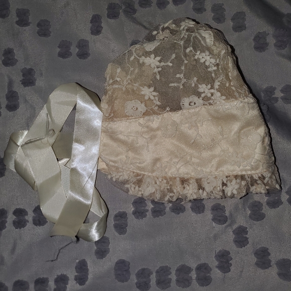 Bonnet - Picture 3 of 5